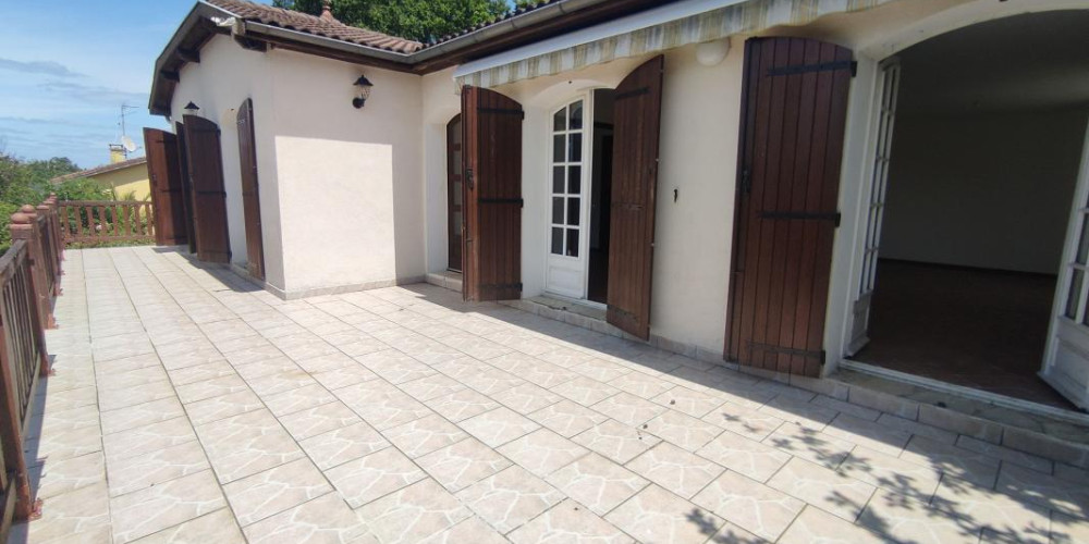 maison à ST PIERRE DU MONT (40280)